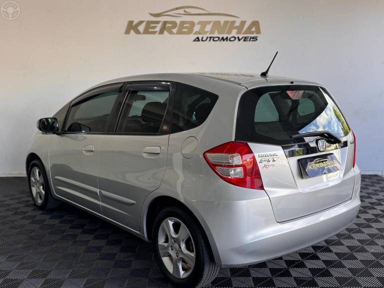 HONDA - FIT 1.4 LX 16V FLEX 4P MANUAL - 2009/2010 - PRATA - R$ 46.900,00