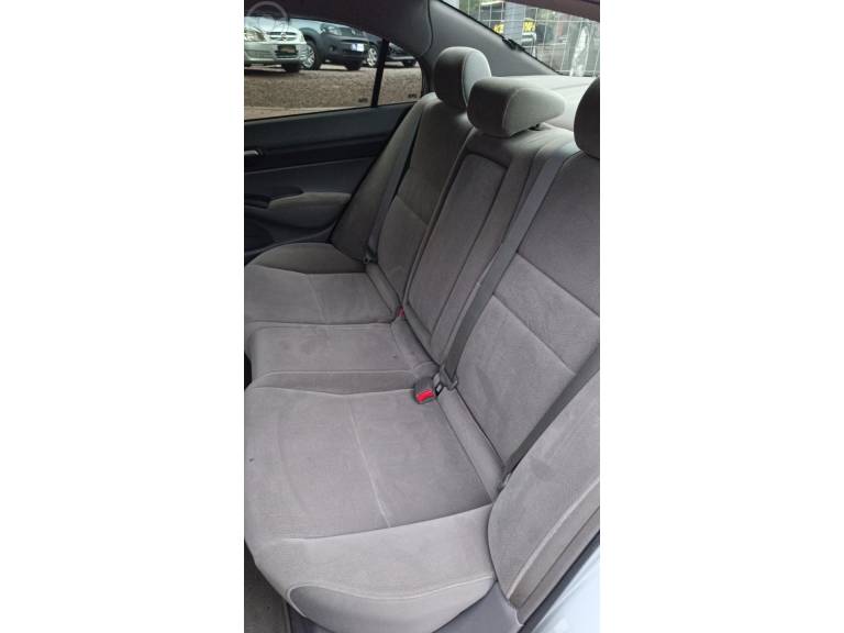 HONDA - CIVIC 1.8 LXS 16V FLEX 4P MANUAL - 2008/2008 - PRATA - R$ 49.900,00