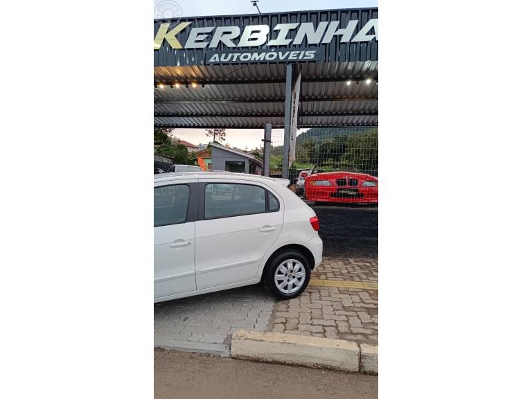 VOLKSWAGEN - GOLF 1.6 8V 4P MANUAL - 2012/2013 - BRANCA - R$ 36.900,00