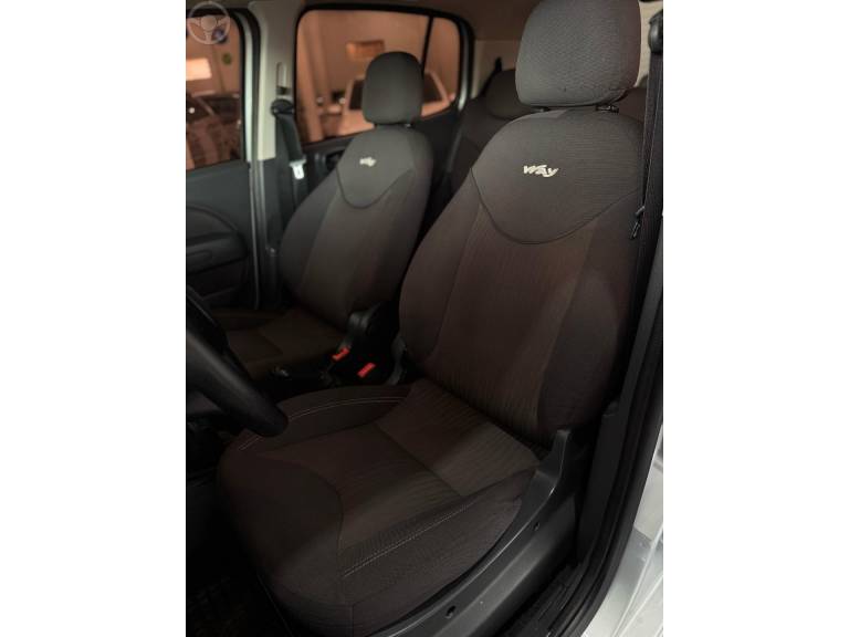 FIAT - UNO 1.3 WAY 8V FLEX 4P MANUAL - 2014/2014 - PRATA - R$ 39.900,00
