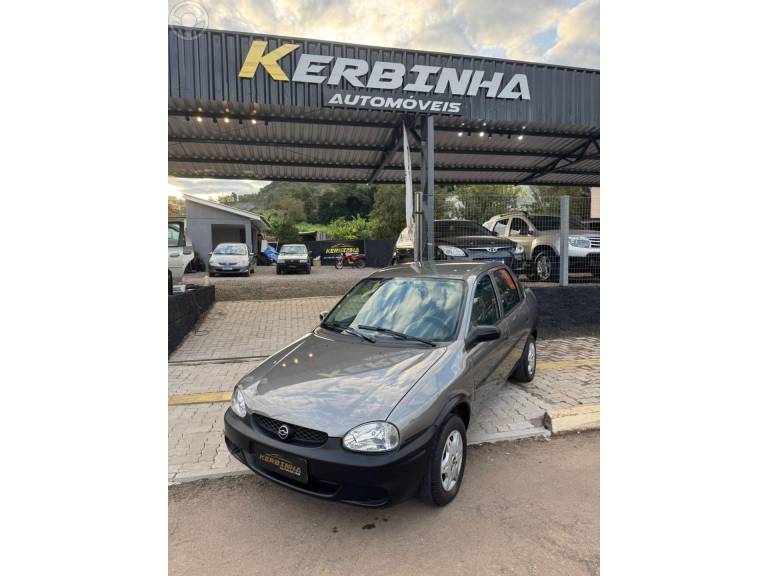CHEVROLET - CORSA 1.0 MPFI CLASSIC SEDAN 8V 4P MANUAL - 2004/2004 - CINZA - R$ 19.900,00