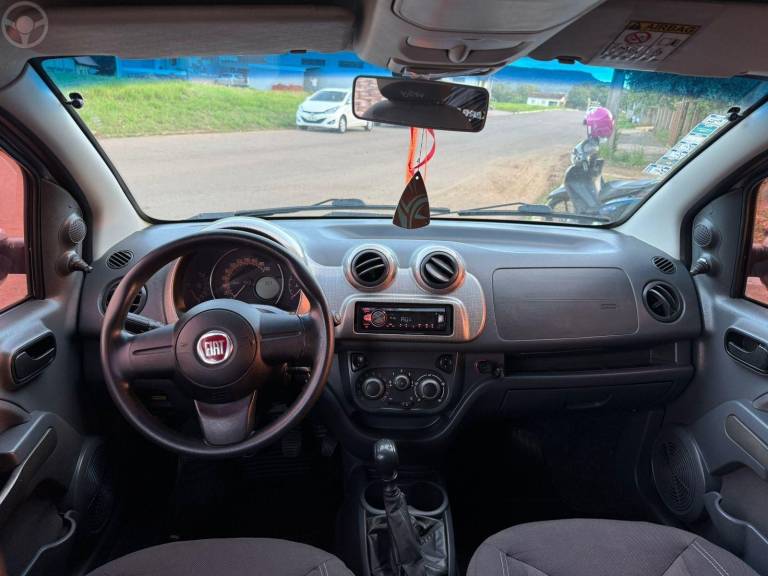 FIAT - UNO 1.4 ATTRACTIVE 8V FLEX 2P MANUAL - 2014/2014 - PRATA - R$ 36.900,00