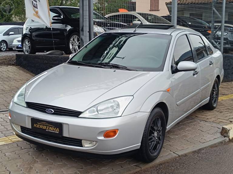 FORD - FOCUS 2.0 GHIA 16V FLEX 4P MANUAL - 2002/2002 - PRATA - R$ 24.900,00