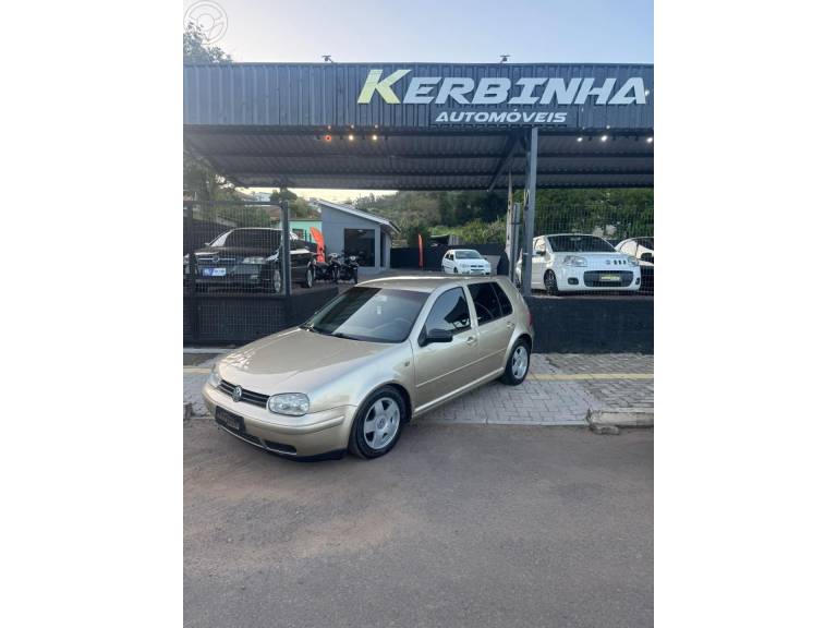VOLKSWAGEN - GOLF 1.6 MI 8V FLEX 4P MANUAL - 2002/2003 - BEGE - R$ 31.900,00