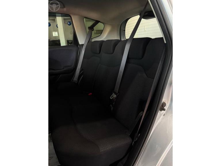 HONDA - FIT 1.4 LX 16V FLEX 4P MANUAL - 2009/2010 - PRATA - R$ 46.900,00