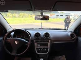 VOLKSWAGEN - VOYAGE 1.0 MI 8V FLEX 4P MANUAL - 2010/2011 - BRANCA - R$ 31.900,00
