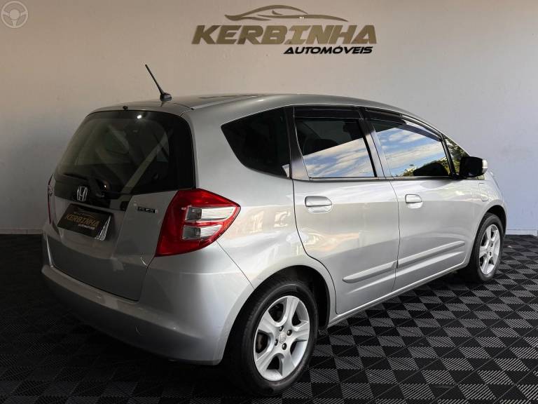 HONDA - FIT 1.4 LX 16V FLEX 4P MANUAL - 2009/2010 - PRATA - R$ 46.900,00
