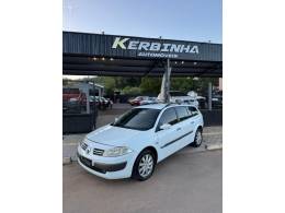 RENAULT - MÉGANE 1.6 DYNAMIQUE 16V FLEX 4P MANUAL - 2011/2012 - BRANCA - R$ 34.900,00