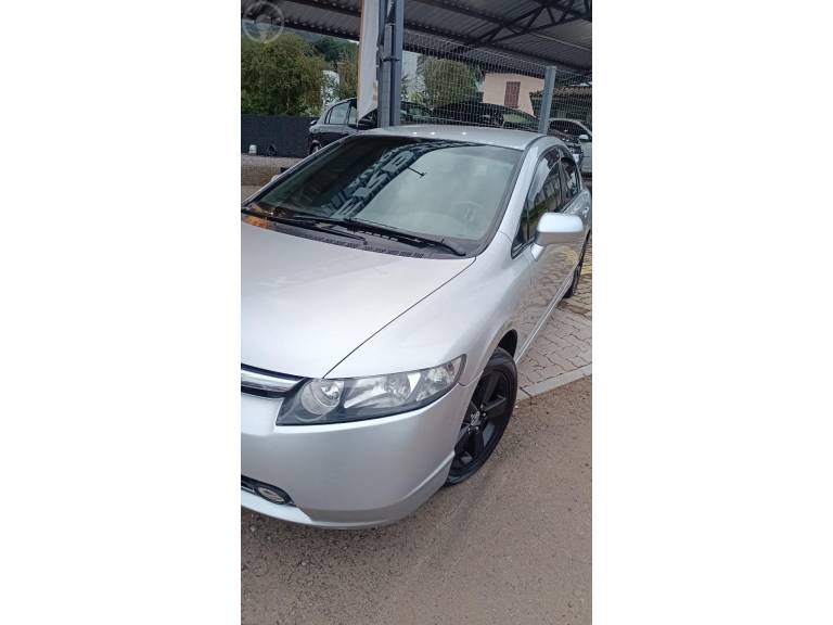 HONDA - CIVIC 1.8 LXS 16V FLEX 4P MANUAL - 2008/2008 - PRATA - R$ 49.900,00