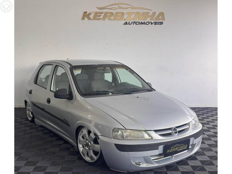 CHEVROLET - CELTA 1.4 MPFI SUPER 8V 4P MANUAL - 2005/2005 - PRATA - R$ 24.900,00