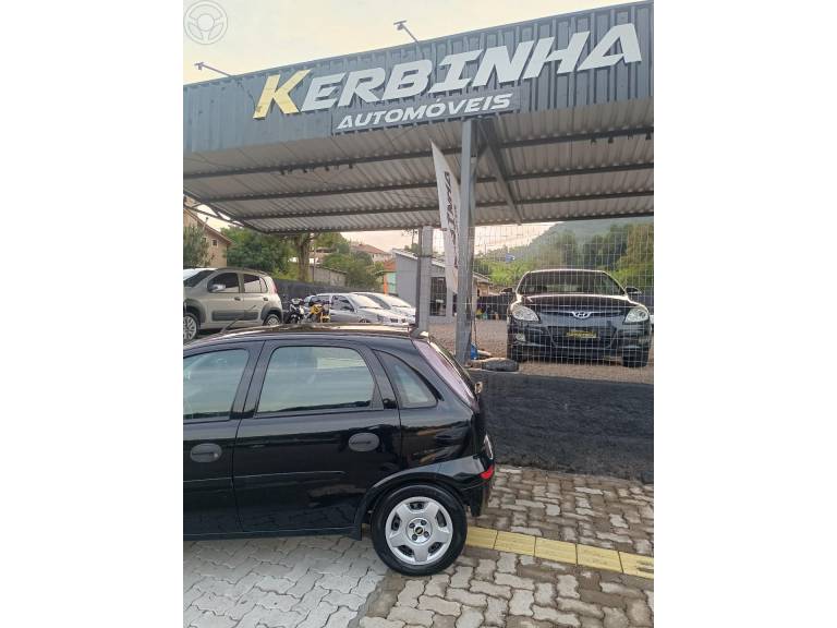 CHEVROLET - CORSA 1.4 MPFI MAXX 8V FLEX 4P MANUAL - 2011/2012 - PRETA - R$ 34.900,00