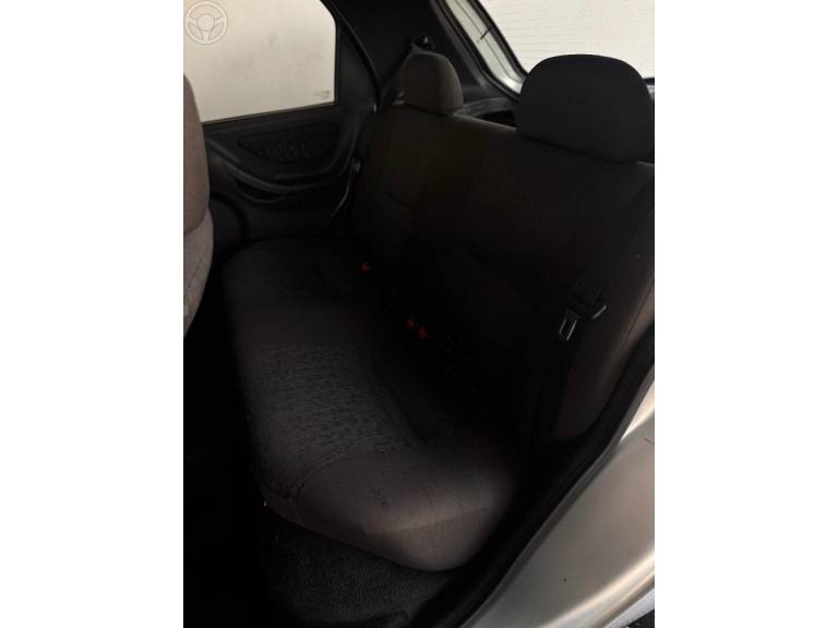 CHEVROLET - CELTA 1.4 MPFI SUPER 8V 4P MANUAL - 2005/2005 - PRATA - R$ 24.900,00