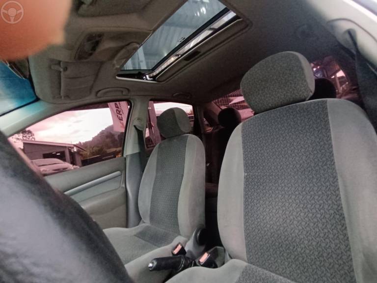 FORD - FOCUS 2.0 GHIA 16V FLEX 4P MANUAL - 2002/2002 - PRATA - R$ 24.900,00