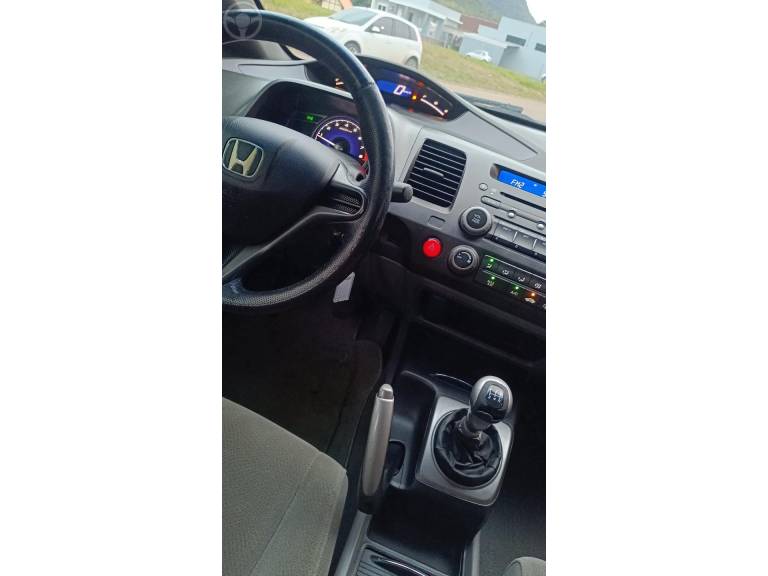 HONDA - CIVIC 1.8 LXS 16V FLEX 4P MANUAL - 2008/2008 - PRATA - R$ 49.900,00