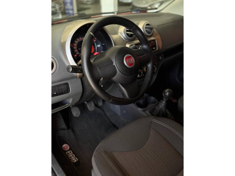 FIAT - UNO 1.0 WAY 8V FLEX 4P MANUAL - 2011/2011 - VERMELHA - R$ 34.900,00