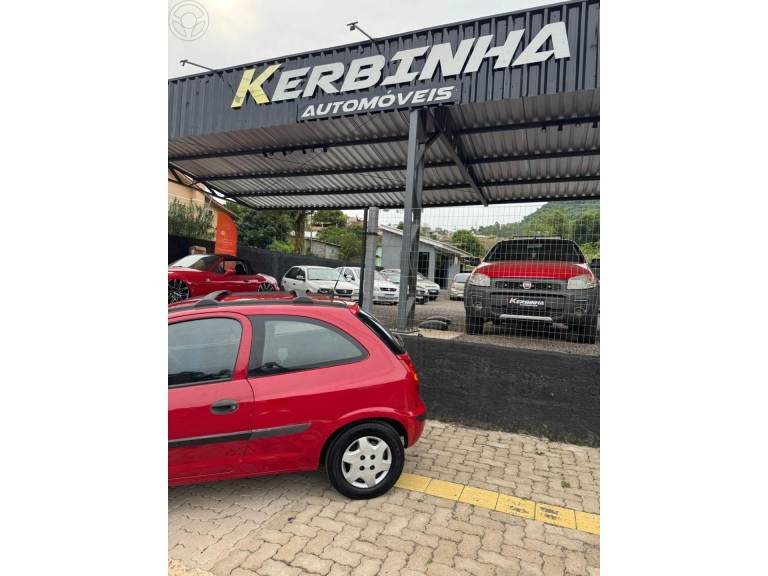 CHEVROLET - CELTA 1.0 MPFI 8V 2P MANUAL - 2004/2005 - VERMELHA - R$ 19.900,00