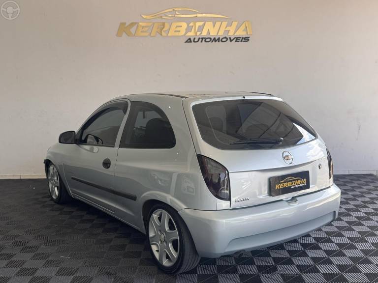 CHEVROLET - CELTA 1.0 MPFI SUPER 8V FLEX 2P MANUAL - 2006/2007 - PRATA - R$ 24.900,00