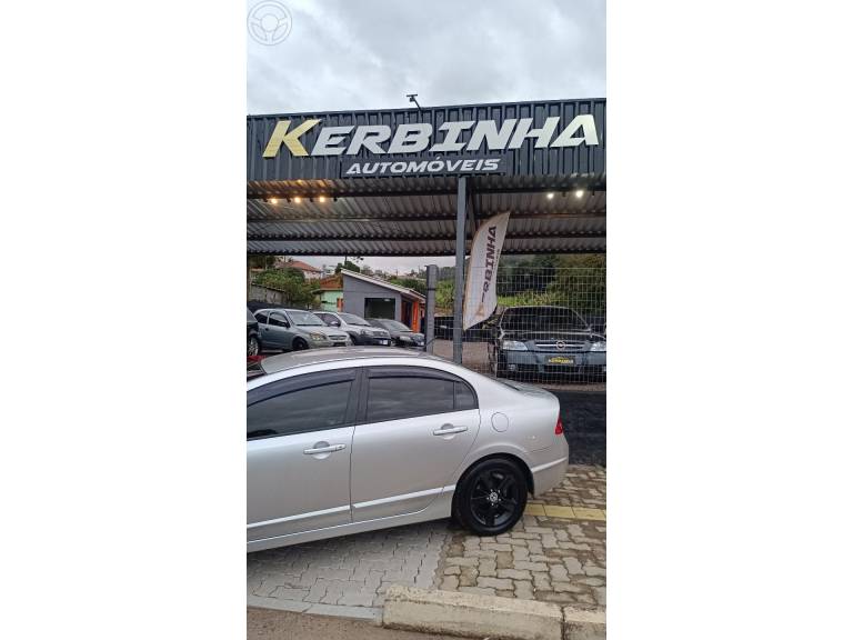 HONDA - CIVIC 1.8 LXS 16V FLEX 4P MANUAL - 2008/2008 - PRATA - R$ 49.900,00