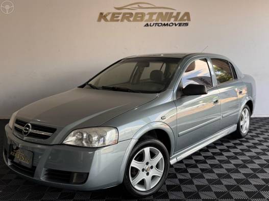CHEVROLET - ASTRA 2.0 MPFI SEDAN 8V 4P MANUAL - 2002/2003 - CINZA - R$ 26.900,00
